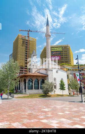 Tirana, Albanien - 4. Juni 2022: Et'hem Bey Moschee. Kulturdenkmal Albaniens. Stockfoto