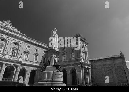 Recanati ist eine italienische Stadt mit 20 975 Einwohnern in der Provinz Macerata in den Marken. Stockfoto