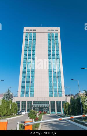 Pristina, Kosovo - 5. Juni 2022: Ministerium Für Öffentliche Dienstleistungen. Stockfoto