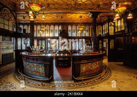 Die Philharmonic Dining Rooms in Liverpool, England.
