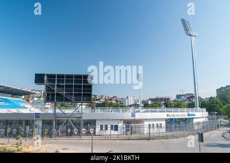 Pristina, Kosovo - 5. Juni 2022: Fadil Vokrri Stadion. Das Stadion ist das Heimstadion des FC Prishtina und der kosovarischen Fußballnationalmannschaft. Stockfoto