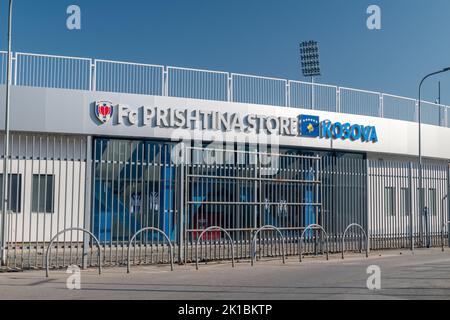 Pristina, Kosovo - 5. Juni 2022: FC Prishtina Store im Fadil Vokrri Stadium. Stadion des FC Prishtina und der kosovarischen Fußballnationalmannschaft. Stockfoto