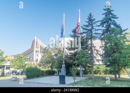 Pristina, Kosovo - 5. Juni 2022: Medlin-Olbrajt-Platz zu Ehren von Madeleine Albright. Stockfoto