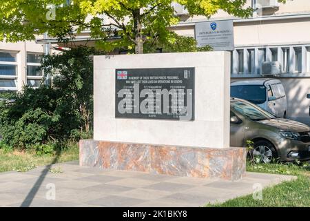 Pristina, Kosovo - 5. Juni 2022: Gedenkstätte für diese mitarbeiter der britischen Streitkräfte, die bei Operationen im Kosovo ihr Leben verloren haben. Stockfoto