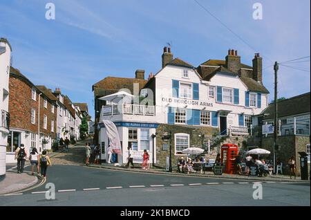 Historische Gebäude an der Kreuzung von Mermaid Street und Strand, Rye, East Sussex, Südostengland Stockfoto
