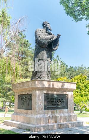 Skopje, Nordmakedonien - 5. Juni 2022: Denkmal von Pjeter Bogdani. Stockfoto