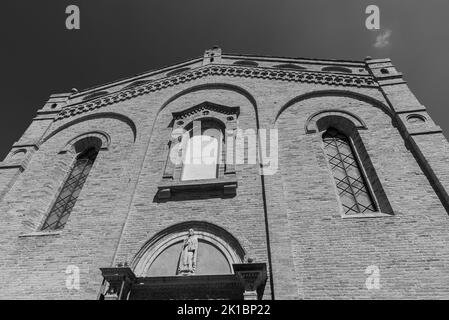 San Domenico ist eine römisch-katholische Kirche an der Piazza Giacomo Leopardi n. 3 im Stadtzentrum von Recanati, Provinz Macerata, in den Marken RE Stockfoto