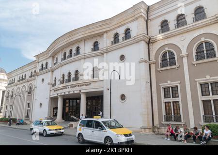 Skopje, Nord-Mazedonien - 5. Juni 2022: Museum des mazedonischen Kampfes in der Hauptstadt Mazedoniens. Stockfoto