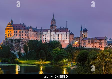 Schloss Sigmaringen war die fürstliche Burg und Regierungssitz der Fürsten von Hohenzollern-Sigmaringen. Das Hotel liegt in der Schwäbischen Alb Region von B Stockfoto