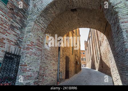 Recanati ist eine italienische Stadt mit 20 975 Einwohnern in der Provinz Macerata in den Marken. Stockfoto