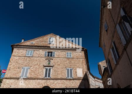 Recanati ist eine italienische Stadt mit 20 975 Einwohnern in der Provinz Macerata in den Marken. Stockfoto