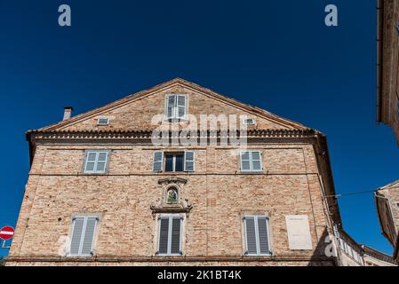 Recanati ist eine italienische Stadt mit 20 975 Einwohnern in der Provinz Macerata in den Marken. Stockfoto