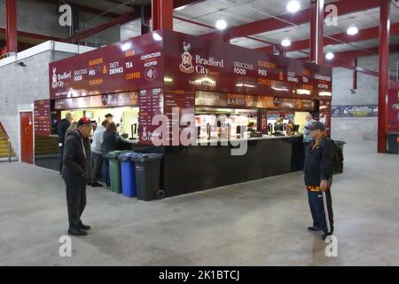 The University of Bradford Stadium, Bradford, England - 17.. September 2022 Inside the Ground - vor dem Spiel Bradford City gegen Stevenage, Sky Bet League Two, 2022/23, The University of Bradford Stadium, Bradford, England - 17.. September 2022 Credit: Arthur Haigh/WhiteRoseFotos/Alamy Live News Stockfoto