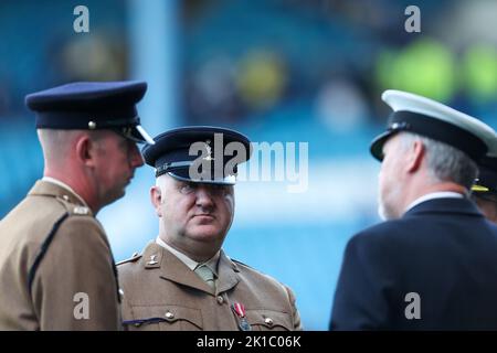 Sheffield, Großbritannien. 17. September 2022. Ein Militärmitglied vor dem Spiel der Sky Bet League 1 Sheffield Wednesday gegen Ipswich Town in Hillsborough, Sheffield, Großbritannien, 17.. September 2022 (Foto von Simon Bissett/News Images) in Sheffield, Großbritannien am 9/17/2022. (Foto von Simon Bissett/News Images/Sipa USA) Quelle: SIPA USA/Alamy Live News Stockfoto