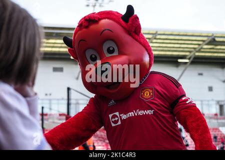 Leigh, Großbritannien. 17. September 2022. Leigh, England, 17. 2022. September: Maskottchen von Manchester United während des Barclays FA Womens Super League-Spiels zwischen Manchester United und Reading im Leigh Sports Village in Leigh, England (Natalie Mincher/SPP) Quelle: SPP Sport Press Foto. /Alamy Live News Stockfoto