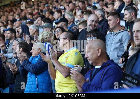 Sheffield, Großbritannien. 17. September 2022. Sheffield Wednesday Fans während des Sky Bet League 1-Spiels Sheffield Wednesday gegen Ipswich Town in Hillsborough, Sheffield, Großbritannien, 17.. September 2022 (Foto von Simon Bissett/News Images) Credit: News Images LTD/Alamy Live News Stockfoto