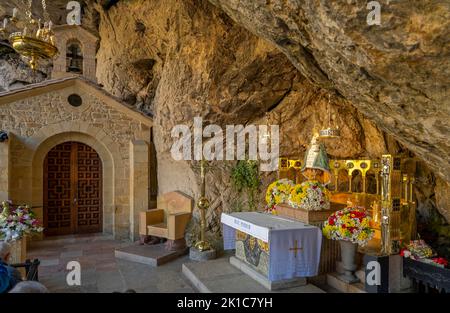 Heilige Höhle und Schrein der Jungfrau Maria, Heiligtum von Covadonga, Asturien, Spanien Stockfoto