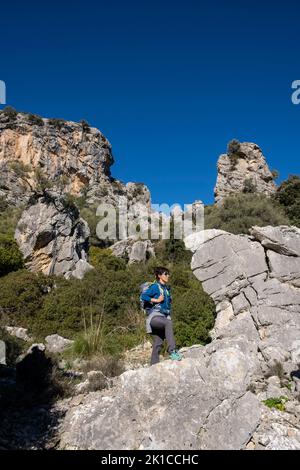 Wanderer auf Cucuia de Fartaritx, Pollença, Mallorca, Balearen, Spanien. Stockfoto