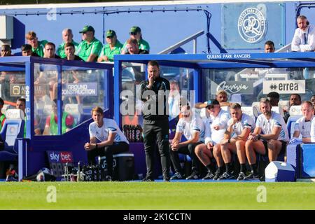 London, Großbritannien. 17. Sep, 2022. Während des Sky Bet Championship Spiels zwischen Queens Park Rangers und Stoke City im Loftus Road Stadium, London am Samstag, 17.. September 2022. (Kredit: Ian Randall | MI News) Kredit: MI News & Sport /Alamy Live News Stockfoto