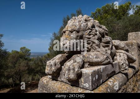 löwe in Christus König Denkmal, Heiligtum der Mare de Déu de Sant Salvador, XIV Jahrhundert., Felanitx, Mallorca, Balearen, Spanien Stockfoto