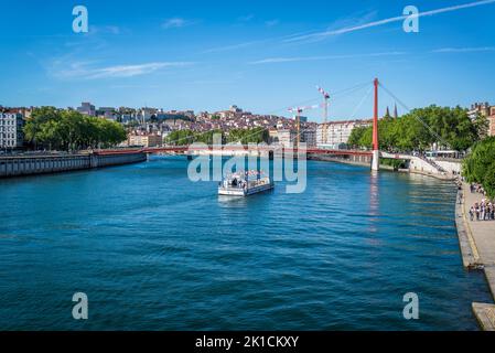Ausflugsboot auf dem Fluss Saone, Lyon, Frankreich Stockfoto