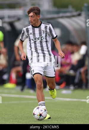 Vinovo, Italien, 14.. September 2022. Jonas Rouhi von Juventus während des Spiels der UEFA Youth League im Juventus Training Center, Turin. Bildnachweis sollte lauten: Jonathan Moscrop / Sportimage Stockfoto