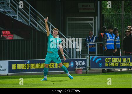 Josh Hawkes von Tranmere Rovers feiert das erste Tor seines Spielers während des Sky Bet League 2-Spiels zwischen Salford City und Tranmere Rovers in Moor Lane, Salford, am Samstag, 17.. September 2022. Stockfoto