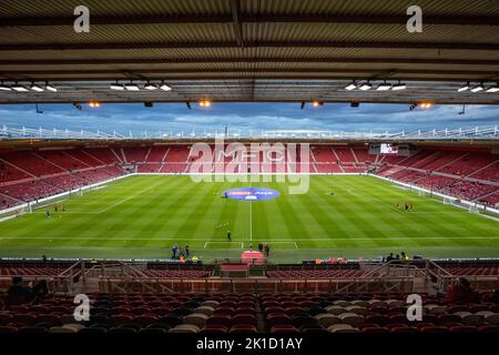 Middlesbrough, Großbritannien. 17. September 2022. Allgemeiner Blick ins Riverside Stadium vor dem Sky Bet Championship-Spiel Middlesbrough gegen Rotherham United im Riverside Stadium, Middlesbrough, Großbritannien, 17.. September 2022 (Foto von James Heaton/Nachrichtenbilder) in Middlesbrough, Großbritannien am 9/17/2022. (Foto von James Heaton/News Images/Sipa USA) Quelle: SIPA USA/Alamy Live News Stockfoto