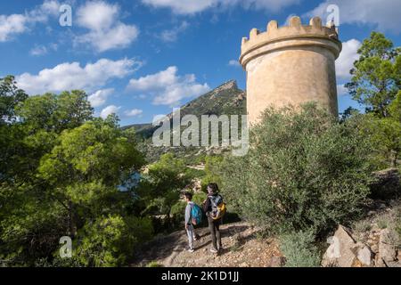 Turmform-Taubenschlag, Na Miranda, Naturpark Sa-Dungarera, Mallorca, Balearen, Spanien. Stockfoto