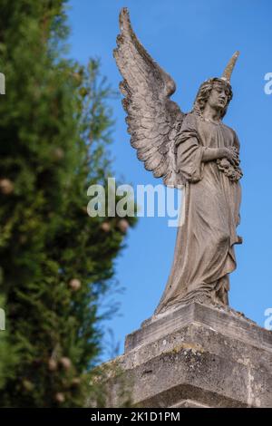 Engel des Hauptportals, Friedhof Llucmajor, Mallorca, Balearen, Spanien. Stockfoto