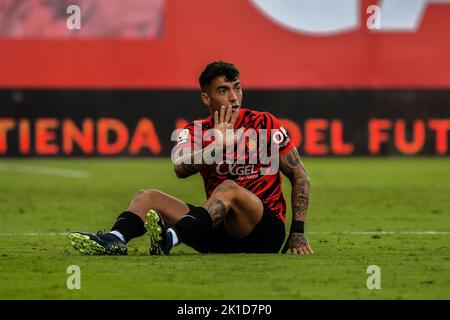 MALLORCA, SPANIEN - 17. SEPTEMBER: Antonio Sanchez von RCD Mallorca während des Spiels zwischen RCD Mallorca und Almeria CF von La Liga Santander am 17. September 2022 im Visit Mallorca Stadium Son Moix in Mallorca, Spanien. (Foto von Samuel Carreño/PxImages) Stockfoto