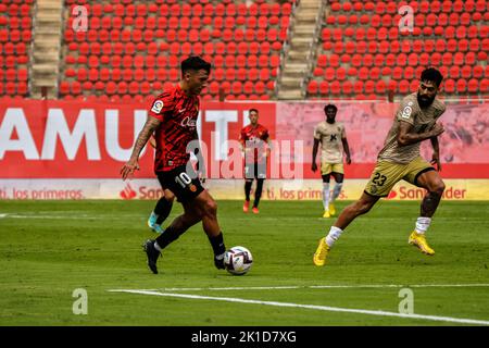 MALLORCA, SPANIEN - 17. SEPTEMBER: Antonio Sanchez von RCD Mallorca spielt am 17. September 2022 im Visit Mallorca Stadium Son Moix auf Mallorca, Spanien, beim Spiel zwischen RCD Mallorca und Almeria CF von La Liga Santander. (Foto von Samuel Carreño/PxImages) Stockfoto