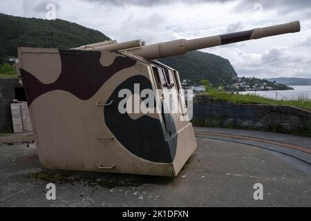 Bergen, Norwegen - 14. Juni 2022: Die Küstenfestung Tellevik ist eine deutsche Küstenfestung aus dem Zweiten Weltkrieg, die auf Klauvaneset in Asane erbaut wurde. Ein Großteil der Arbeit war Stockfoto