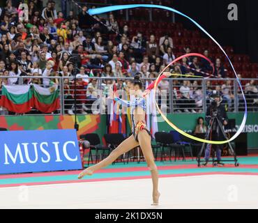 Sofia, Bulgarien. 17. September 2022. Sofia Rafaeli aus Italien tritt beim Einzel-Allround-Finale der FIG-Weltmeisterschaften der Rhythmischen Gymnastik 39. in Sofia, Bulgarien, am 17. September 2022 an. Quelle: Lin Hao/Xinhua/Alamy Live News Stockfoto