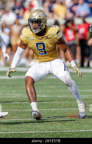 Atlanta, Georgia. 17. September 2022. Kyle Kennard von Georgia Tech (9) in Aktion während des NCAA-Fußballspiels mit den Georgia Tech Yellow Jackets und den Ole Miss Rebels, das im Bobby Dodd Stadium auf dem Campus der Georgia Tech in Atlanta, Georgia, gespielt wurde. Ole Miss schließt die Gelben Jacken aus, 42-0. Cecil Copeland/CSM/Alamy Live News Stockfoto