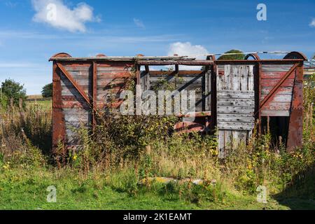 Verlassene Raliway-Kutschen am Bahnhof Hellifield in der Nähe von Skipton, Yorkshire Stockfoto