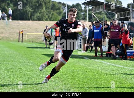 Bedford. Vereinigtes Königreich. 10. September 2022. Championship Rugby. Ampthill Rugby V Trikot Reds . Ampthill Rugby Club. Bedford. Tomi Lewis (Jersey) während des Rugby-Spiels der V-Trikot-Reds-Meisterschaft von Ampthill. Stockfoto