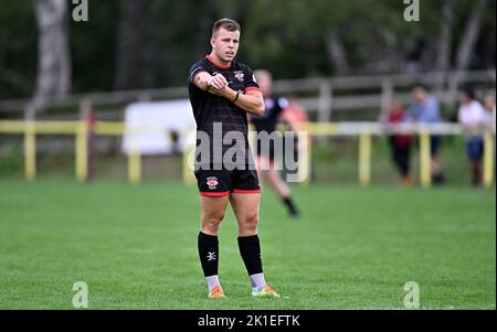 Bedford. Vereinigtes Königreich. 10. September 2022. Championship Rugby. Ampthill Rugby V Trikot Reds . Ampthill Rugby Club. Bedford. Alex McHenry (Jersey) während des Rugby-Spiels der V-Trikot-Reds-Meisterschaft von Ampthill. Stockfoto