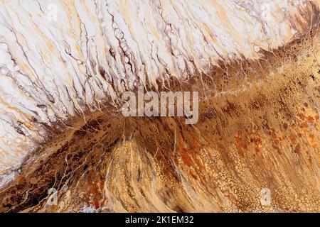 Abstrakte Malerei Hintergrund, schönes Bild mit braunen und weißen Farben. Handgezogenes Ölgemälde. Abstrakter Kunsthintergrund. Ölgemälde auf Leinwand Stockfoto
