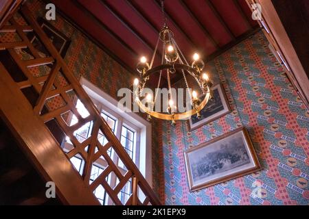 Die Halle und die Treppe im Grange, dem Haus der neugotischen Familie von Augustus Pugin in Ramsgate Kent. Stockfoto