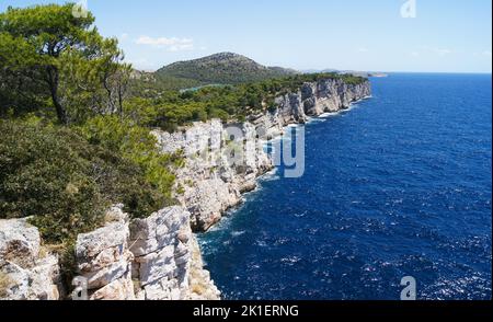 Klippen auf der Insel Kornaten - Adria - Kroatien Stockfoto