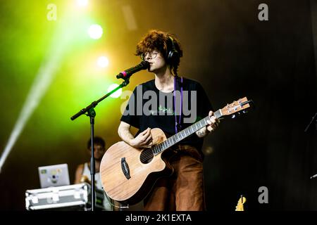 Biddinghuizen, Niederlande 20. august 2022 Cavetown live beim Lowlands Festival 2022 © Roberto Finizio/ Alamy Stockfoto