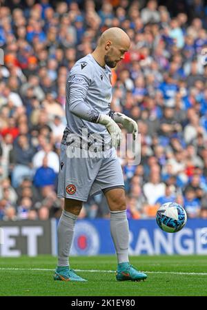 Glasgow, den 17.. September 2022. Carl-Johan Eriksson von Dundee Utd während des Cinch Premiership-Spiels im Ibrox Stadium, Glasgow. Bildnachweis sollte lauten: Neil Hanna / Sportimage Stockfoto