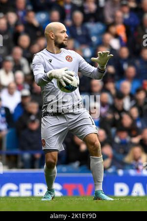 Glasgow, den 17.. September 2022. Carl-Johan Eriksson von Dundee Utd während des Cinch Premiership-Spiels im Ibrox Stadium, Glasgow. Bildnachweis sollte lauten: Neil Hanna / Sportimage Stockfoto