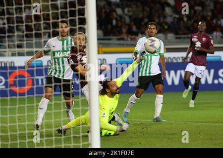 Turin, Italien. 17. September 2022. Die Aktion des Tores von Valentino Lazaro (Turin FC) während Turin FC vs US Sassuolo, italienische Fußballserie A Spiel in Turin, Italien, September 17 2022 Quelle: Independent Photo Agency/Alamy Live News Stockfoto