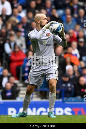 Glasgow, den 17.. September 2022. Carl-Johan Eriksson von Dundee Utd während des Cinch Premiership-Spiels im Ibrox Stadium, Glasgow. Bildnachweis sollte lauten: Neil Hanna / Sportimage Stockfoto