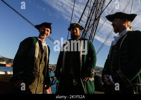 Malaga, Spanien. 18. September 2022: 18. September 2020 (Malaga) das ist die Göteborg, Das größte Seeschiff der Welt, das in Malaga angekommen ist Dies ist eine Nachbildung eines Schiffes aus dem 18.. Jahrhundert der Swedish East India Company, das vor der Küste von Malaga versank - Dieses Schiff wird im Hafen der Stadt bis zum nächsten 20. September sein. Ein Boot, das eine enge Verbindung mit Andalusien hatte, wie es früher in Cádiz anzurufen war, um verschiedene Produkte auszutauschen oder zu sammeln. Malaga ist die einzige spanische Stadt, in der die Nachbildung dieses historischen Schiffes anhält, und die neunte in der Asienexpedition 2022/2023. Almos Stockfoto