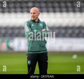 Paisley, Schottland, Großbritannien. 18.. September 2022; St Mirren Park, Paisley, Renfrewshire, Schottland; Scottish Premier League Football, St Mirren gegen Celtic; Aaron Mooy von Celtic Credit: Action Plus Sports Images/Alamy Live News Stockfoto