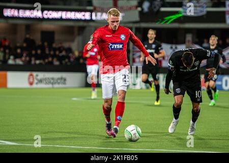 Silkeborg, Dänemark. 15., September 2022. Tonni Adamsen (23) aus Silkeborg, WENN er während des UEFA Europa Conference League-Spiels zwischen Silkeborg IF und West Ham im JYSK Park in Silkeborg gesehen wurde. (Foto: Gonzales Photo - Morten Kjaer). Stockfoto