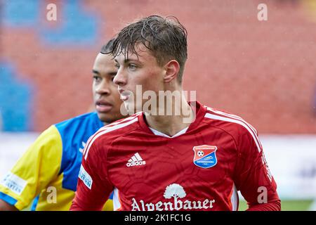 2022/23 BFV RLVon | SpVgg Unterhaching gegen FC Pipinsried. KRATTENMACHER Maurice (SpVgg Unterhaching UHG17) Stockfoto